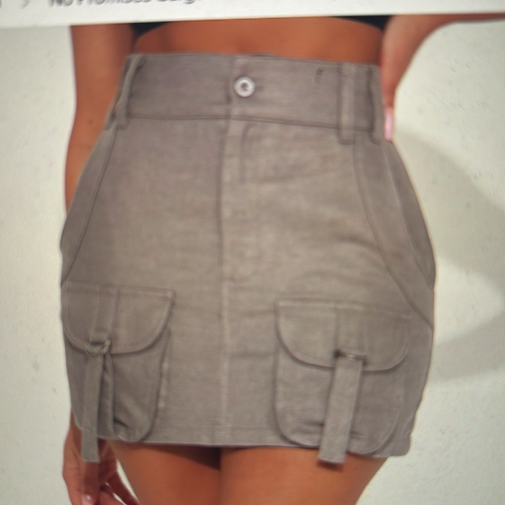 ❤️2/$15 or 3/$21❤️NWT Fashion Nova Grey No Promises Cargo Mini Skirt, Size XL - Picture 2 of 13